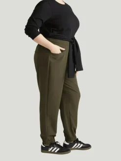 Universal Standard Go-Stretch Jogger