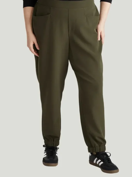 Universal Standard Go-Stretch Jogger